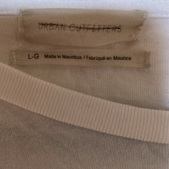 Urban Outfitters white cut off twisted bottom tee. Large. Nice condition. Soft - Picture 4 of 6